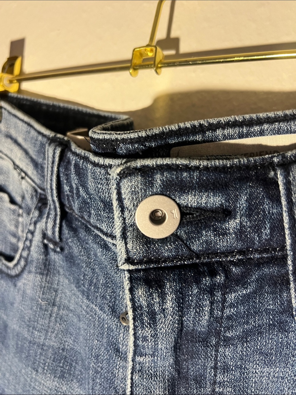 Pilcro & the Letterpress Blue Denim Slim Boyfriend Jean Shorts White Embroidery - Picture 6 of 8
